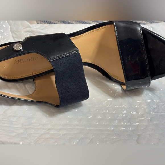 Size 7M Dark Navy Heels - Picture 4 of 5